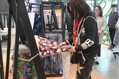 展商不滿(mǎn)足于接待買(mǎi)家：絲博會(huì)工廠展區(qū)應(yīng)運(yùn)而生